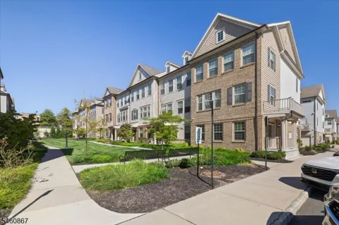 17 Cortland Ct