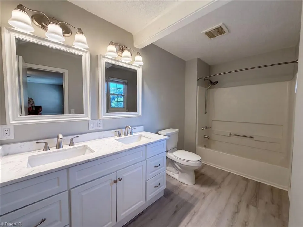 2219 Shadow Valley Road #E High Point, NC 27265