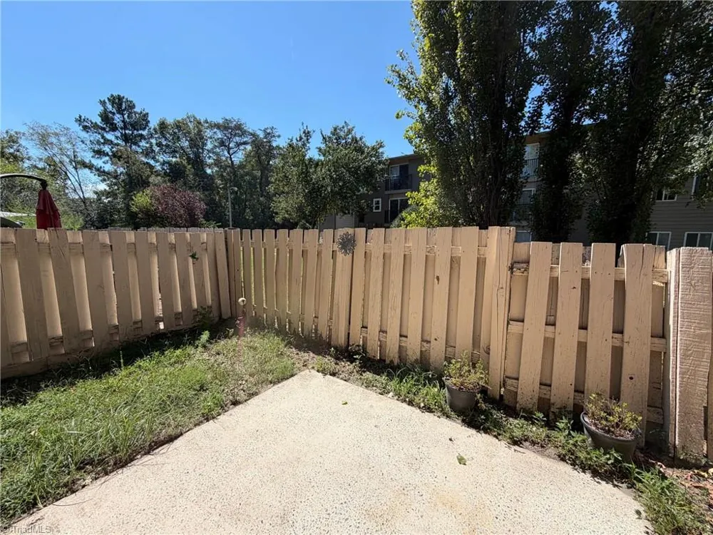 2219 Shadow Valley Road #E High Point, NC 27265