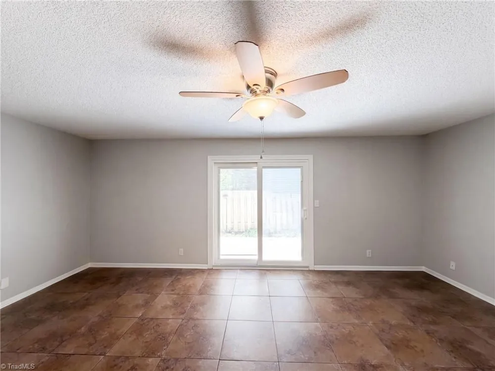 2219 Shadow Valley Road #E High Point, NC 27265