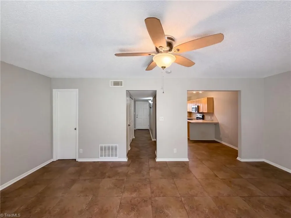 2219 Shadow Valley Road #E High Point, NC 27265