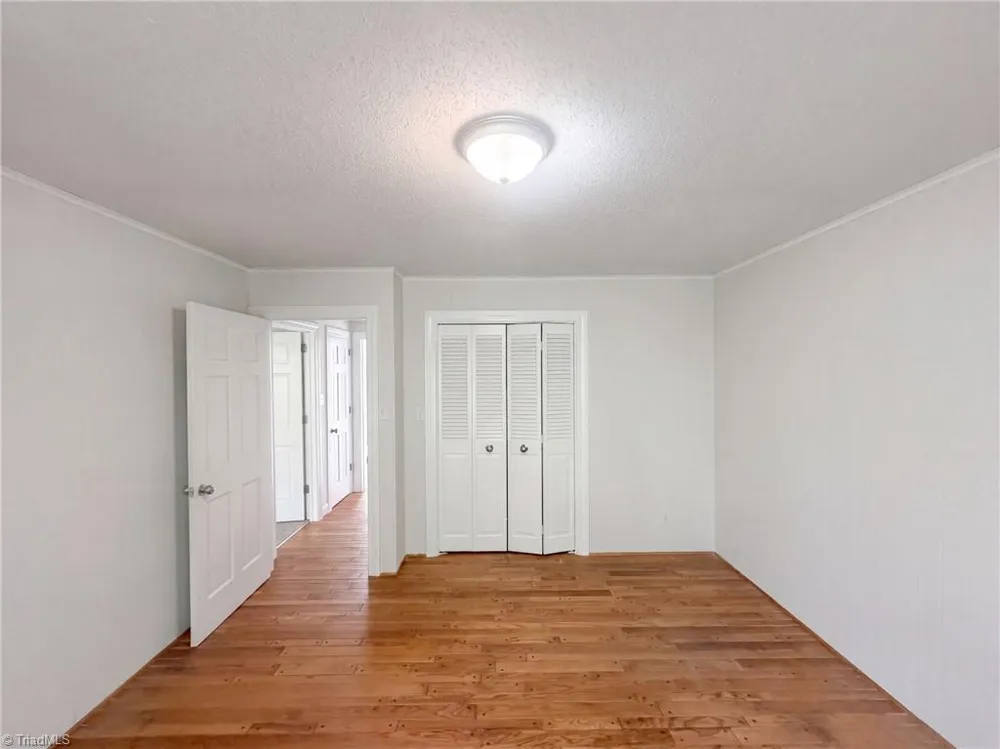 3828 Waterview Road High Point, NC 27265