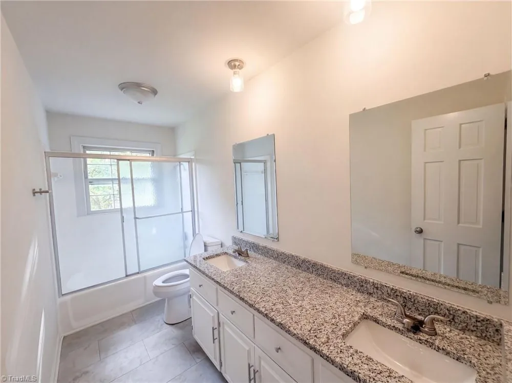 3828 Waterview Road High Point, NC 27265