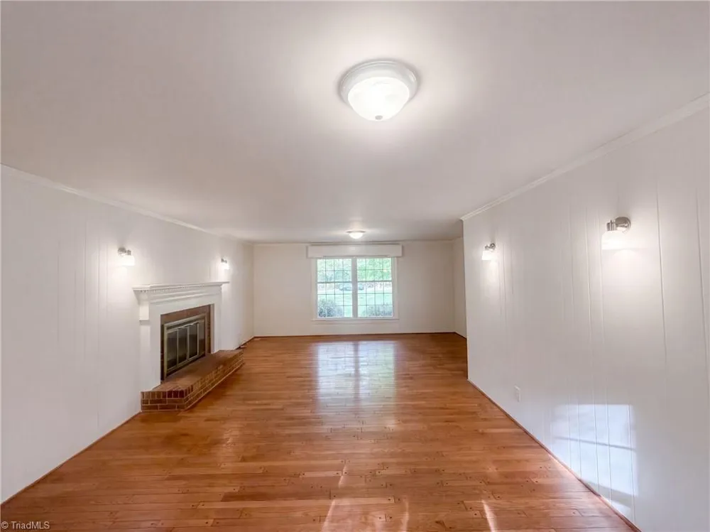 3828 Waterview Road High Point, NC 27265