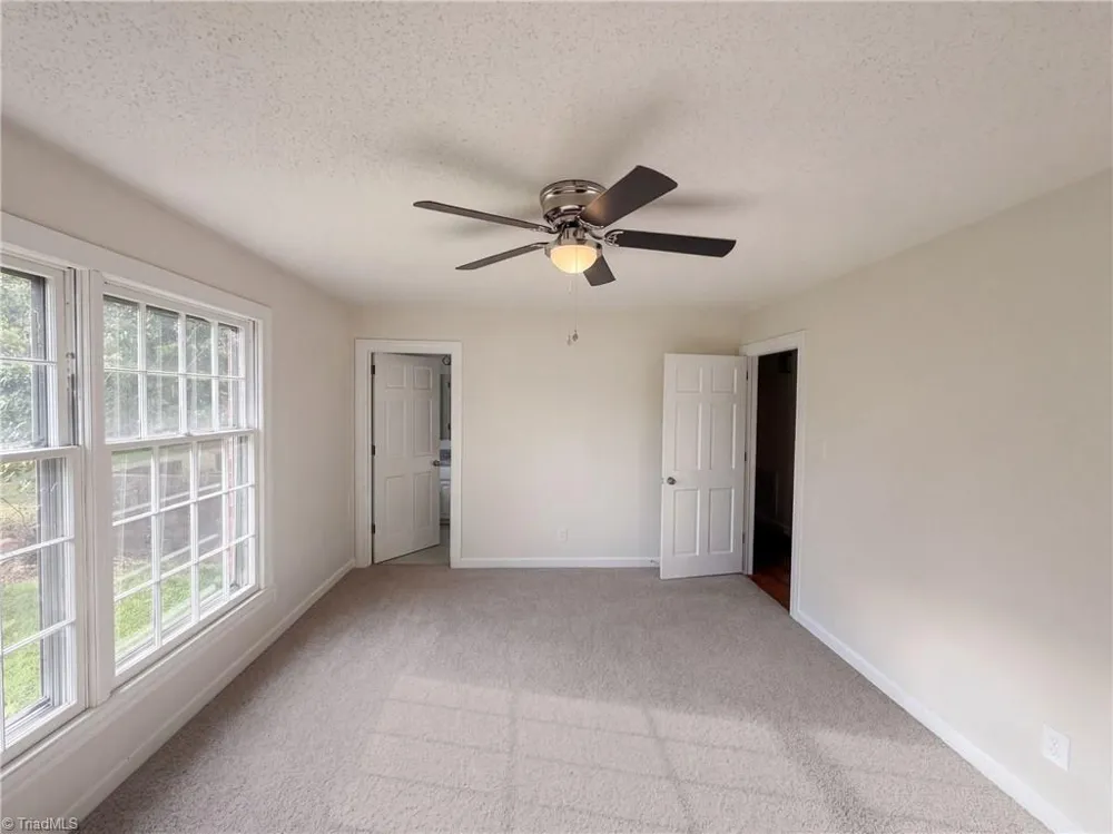 3828 Waterview Road High Point, NC 27265
