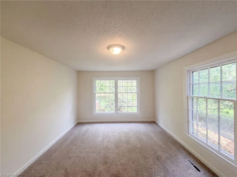 3828 Waterview Road High Point, NC 27265