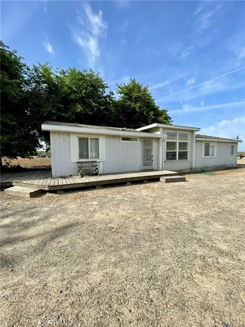 8753 Rose Ave.