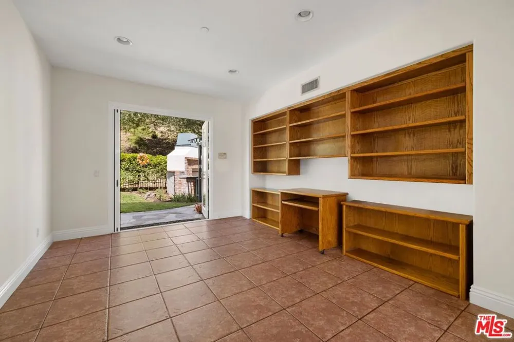 11 Turning Leaf Way Azusa, CA 91702
