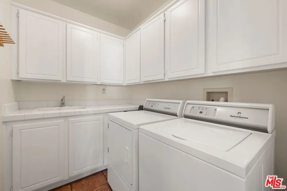 11 Turning Leaf Way Azusa, CA 91702