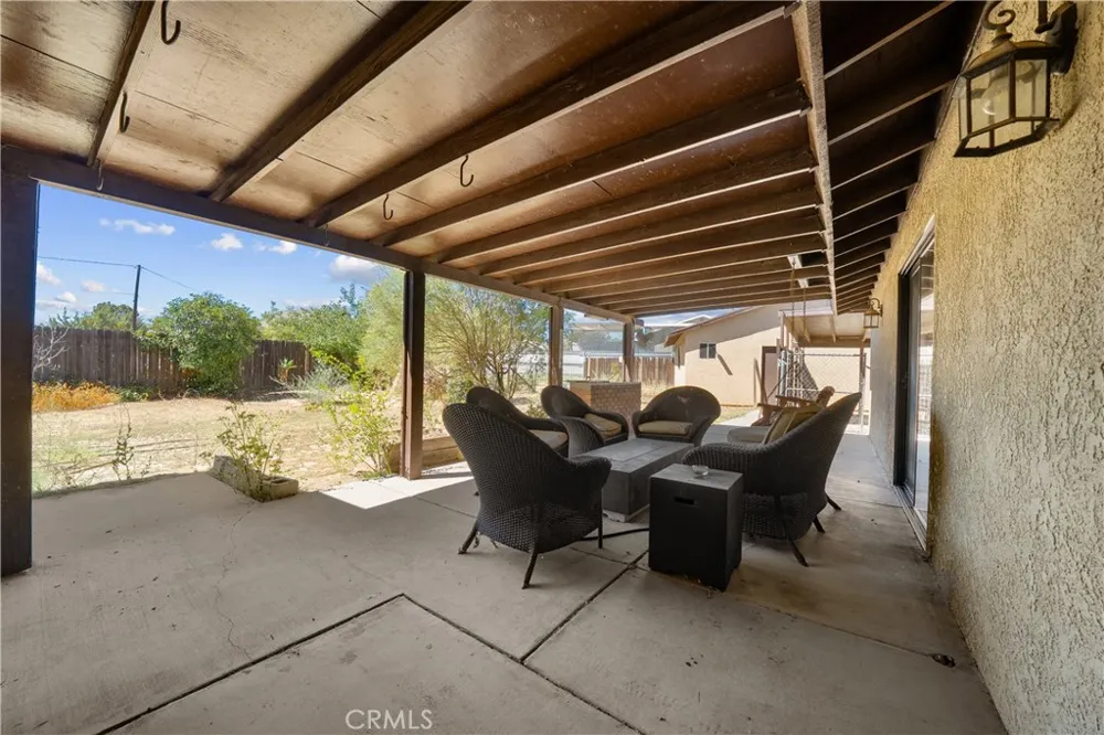 7684 Oakwood Avenue Hesperia, CA 92345