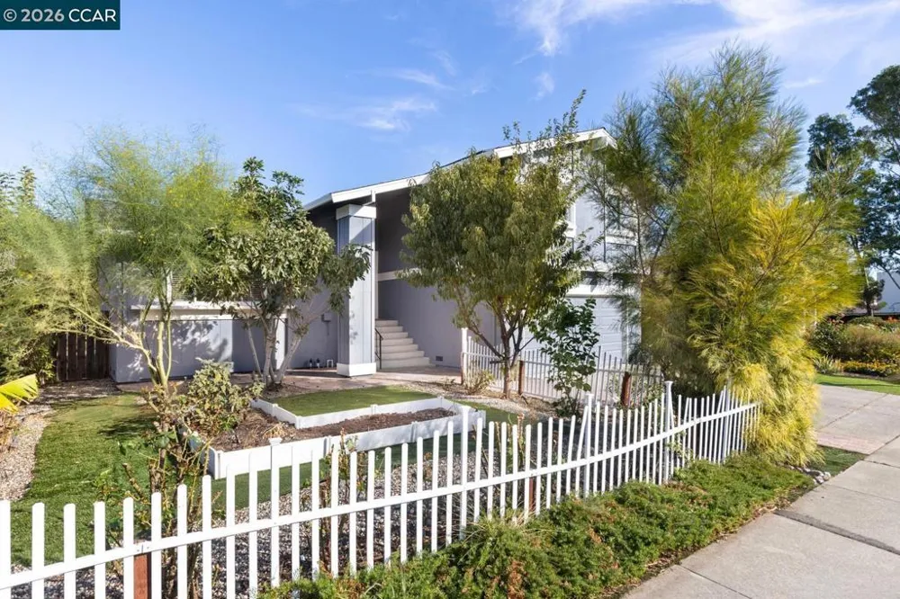 2225 Sierra Ct Concord, CA 94518