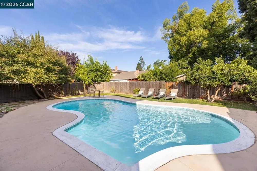 2225 Sierra Ct Concord, CA 94518