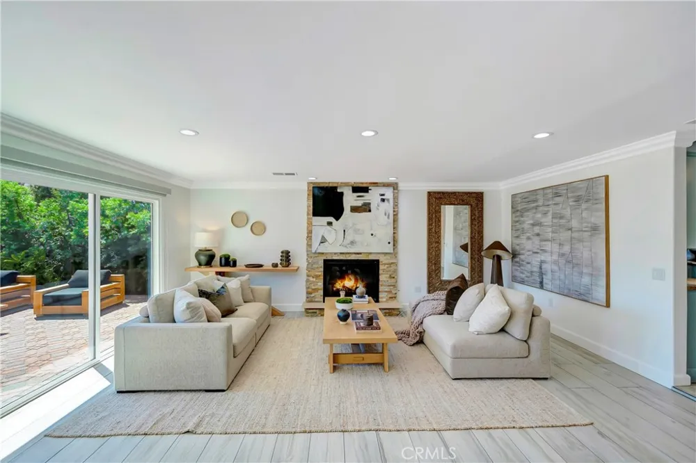 5420 Parkmor Calabasas, CA 91302