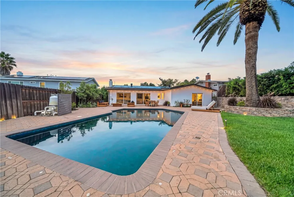 5420 Parkmor Calabasas, CA 91302