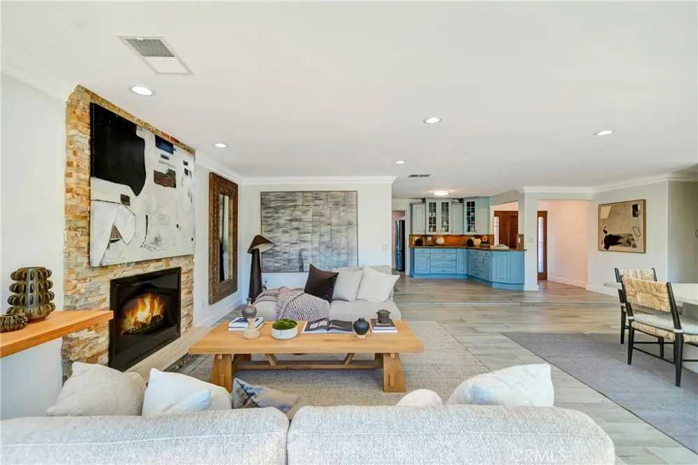 5420 Parkmor Calabasas, CA 91302