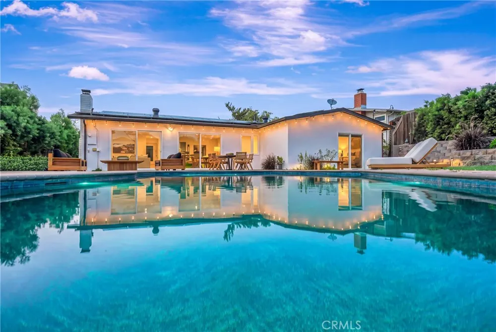 5420 Parkmor Calabasas, CA 91302