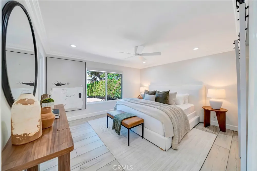 5420 Parkmor Calabasas, CA 91302