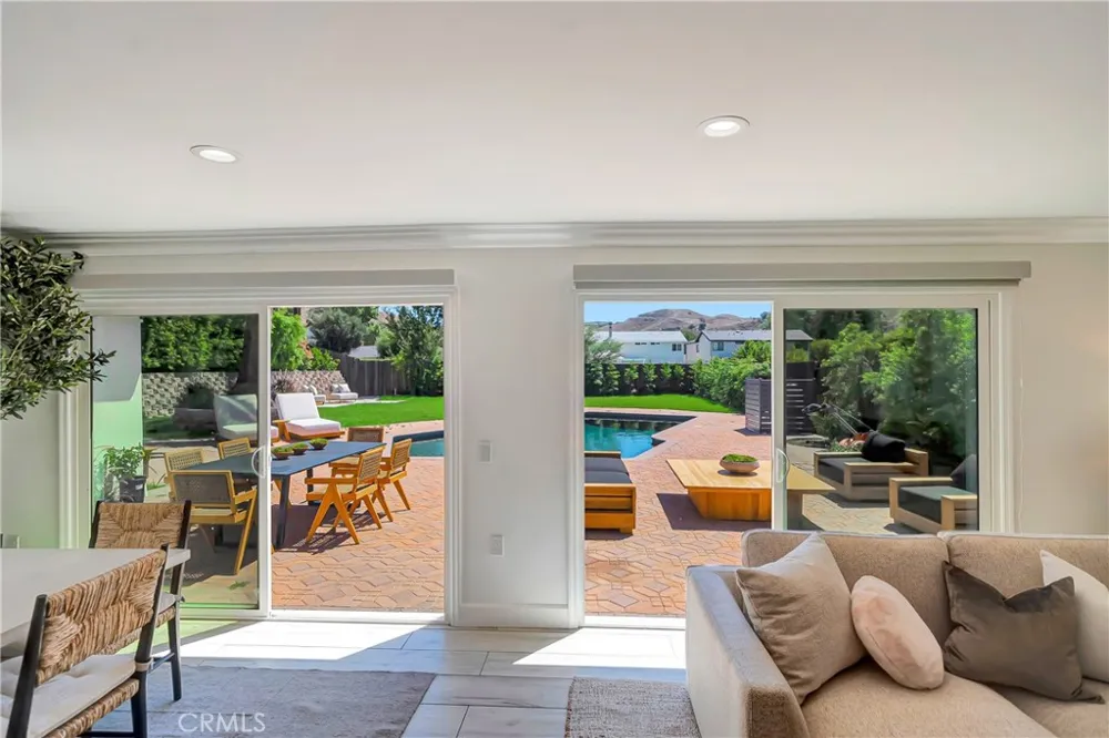 5420 Parkmor Calabasas, CA 91302