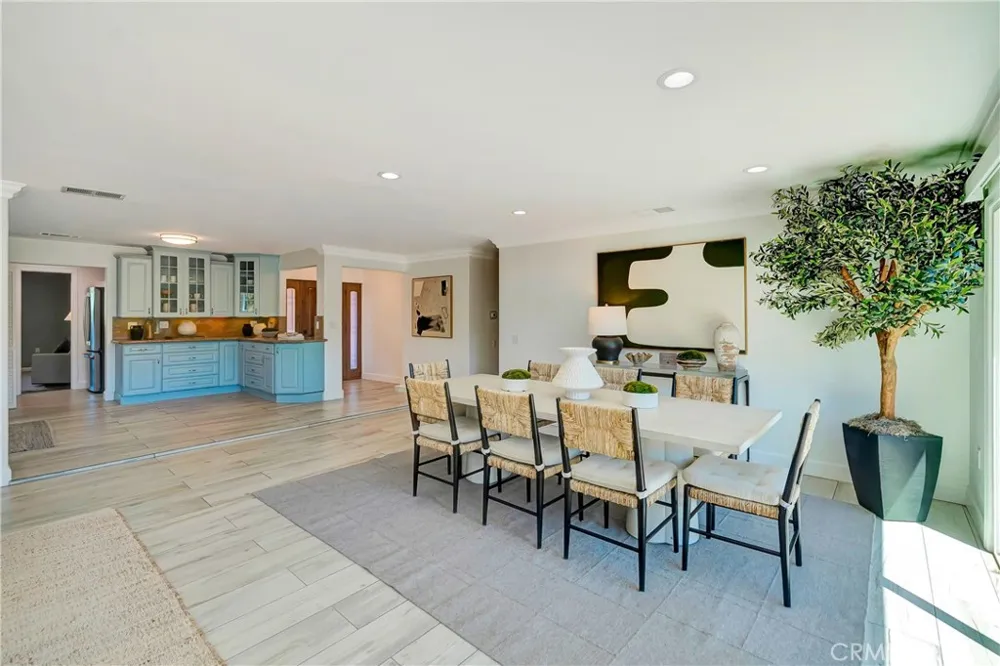 5420 Parkmor Calabasas, CA 91302