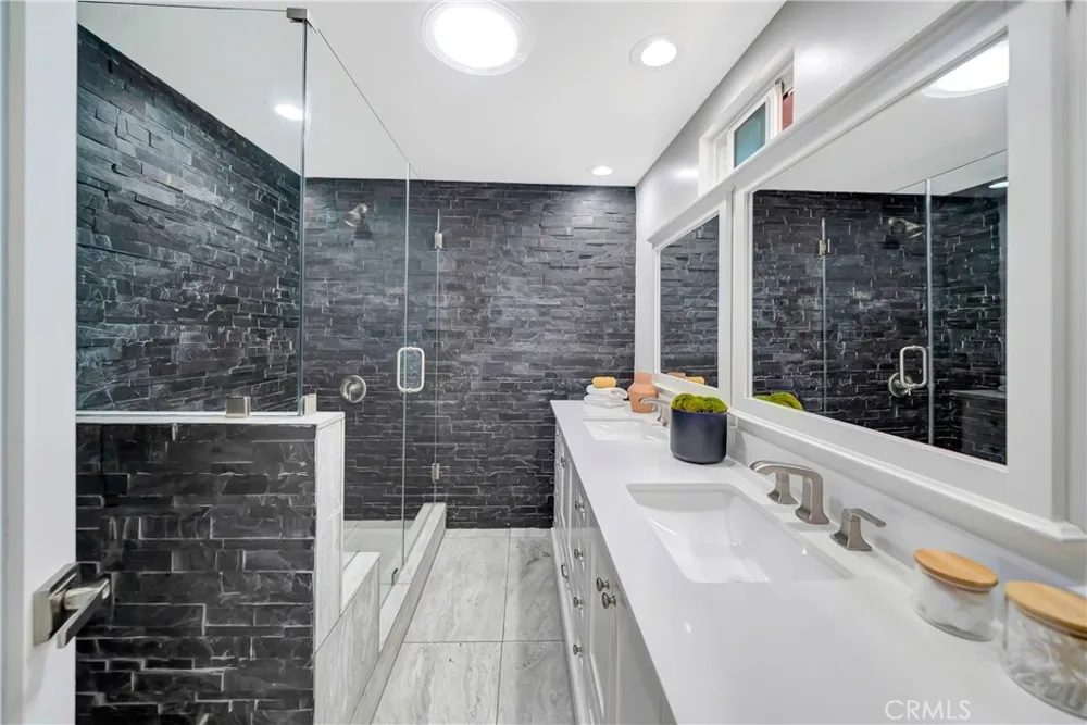 5420 Parkmor Calabasas, CA 91302