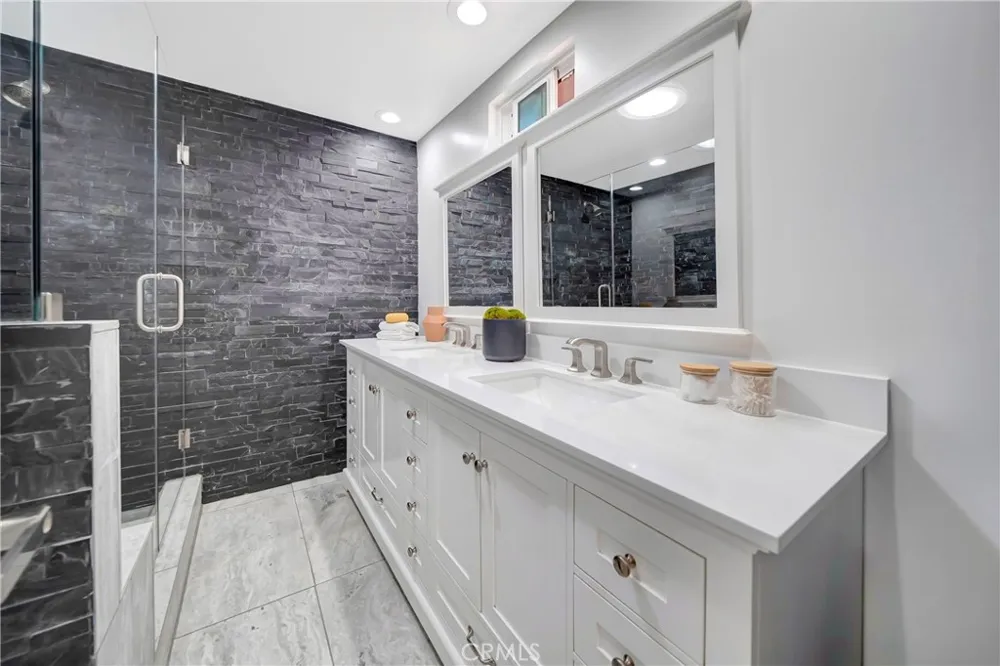 5420 Parkmor Calabasas, CA 91302