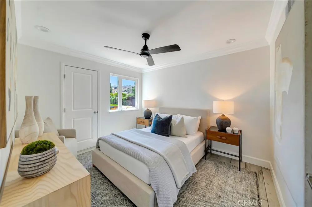 5420 Parkmor Calabasas, CA 91302