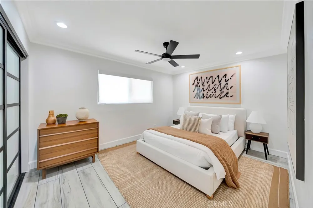 5420 Parkmor Calabasas, CA 91302