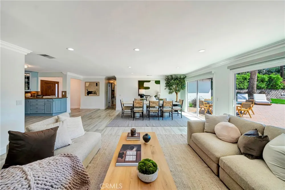 5420 Parkmor Calabasas, CA 91302