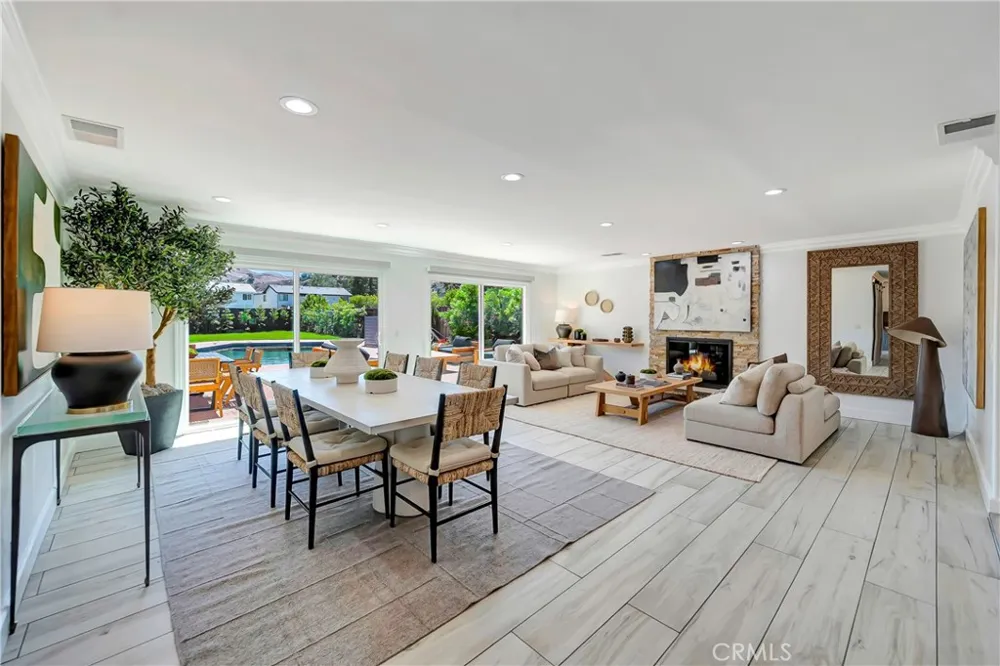 5420 Parkmor Calabasas, CA 91302