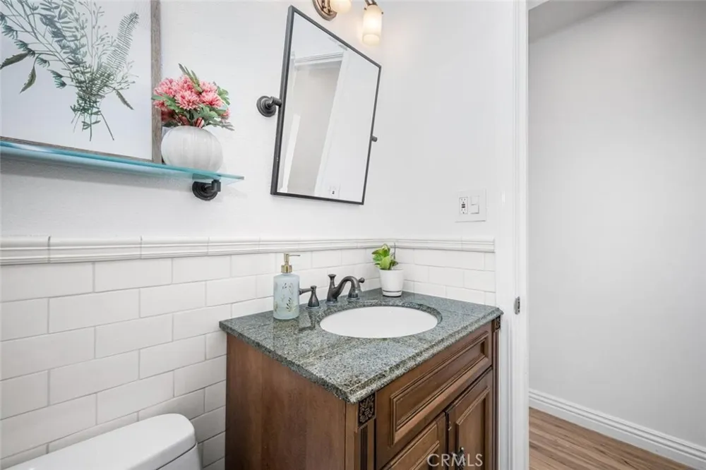 2552 Vuelta Grande Long Beach, CA 90815