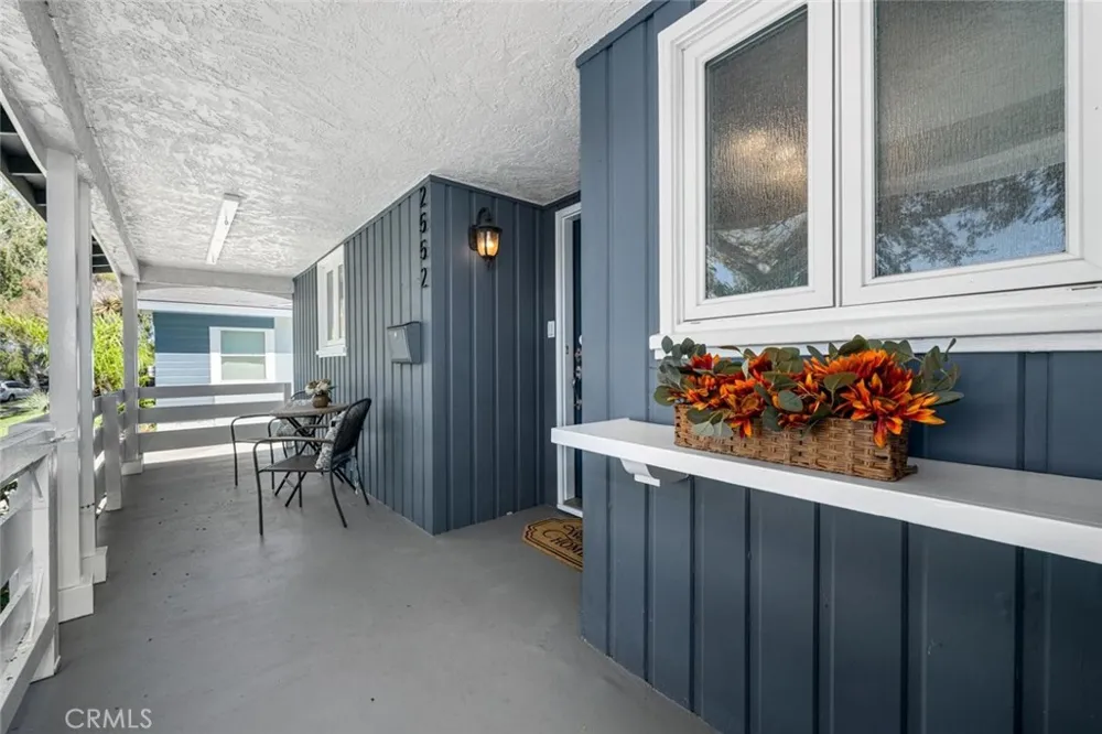 2552 Vuelta Grande Long Beach, CA 90815