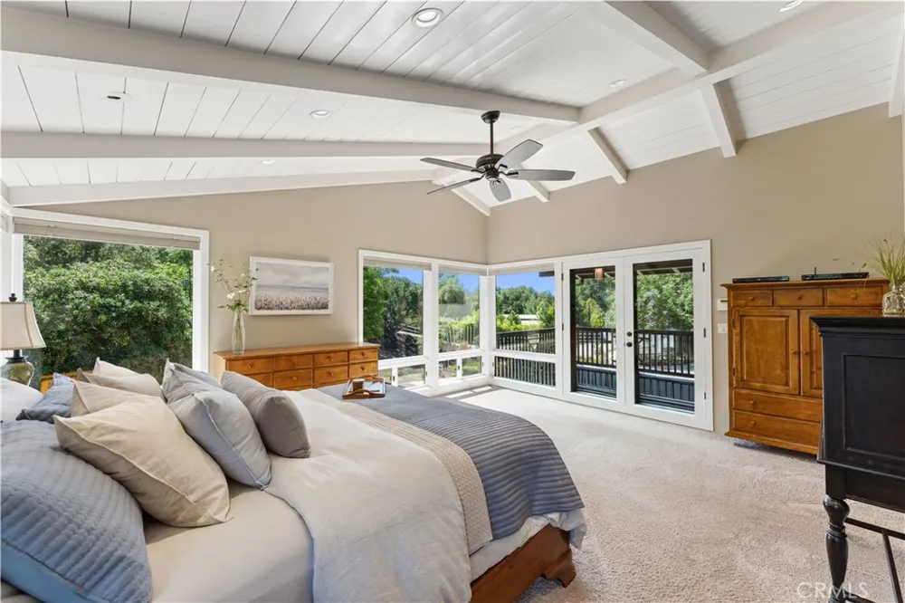 196 Colt Lane Thousand Oaks, CA 91361