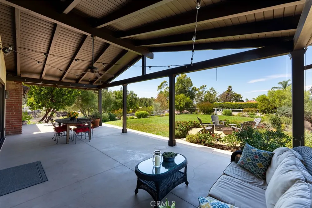 196 Colt Lane Thousand Oaks, CA 91361
