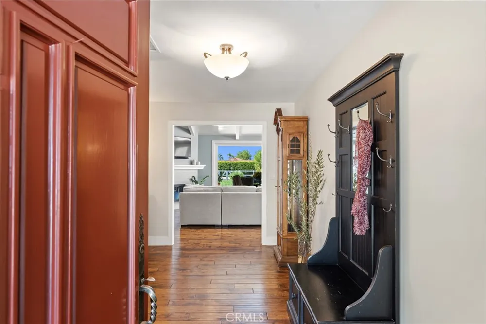 196 Colt Lane Thousand Oaks, CA 91361