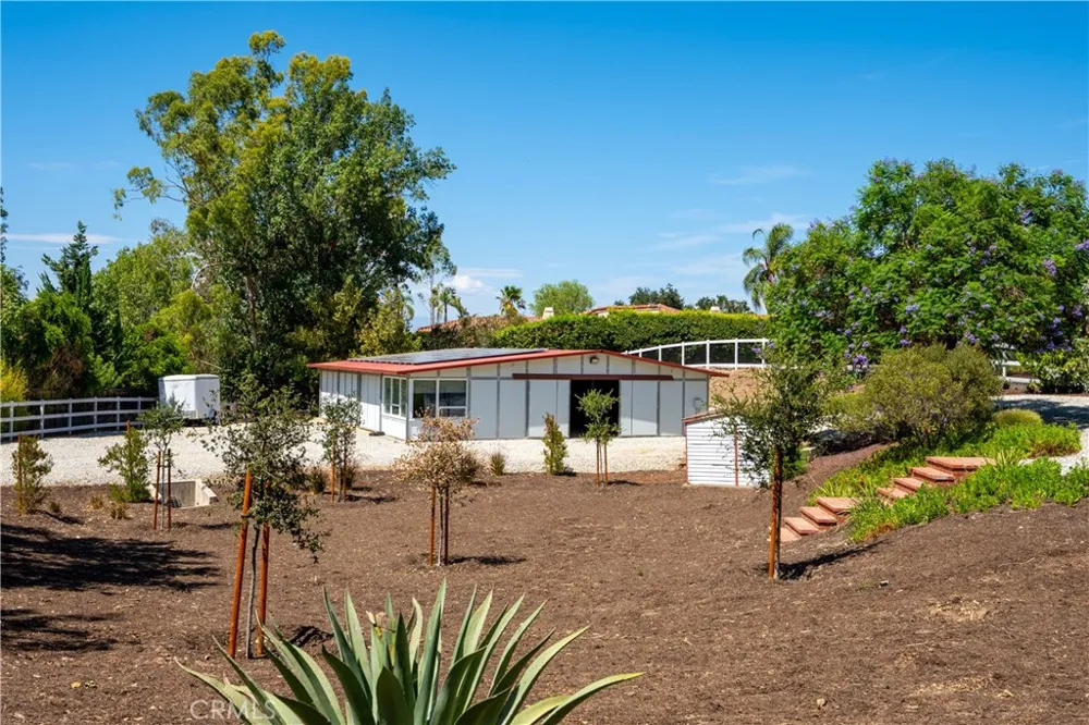 196 Colt Lane Thousand Oaks, CA 91361