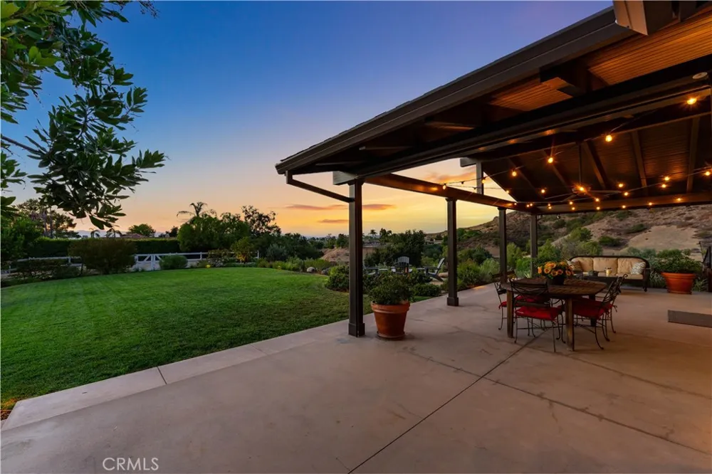 196 Colt Lane Thousand Oaks, CA 91361
