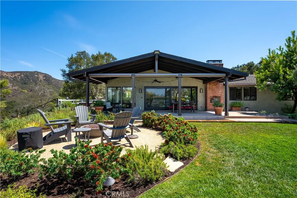196 Colt Lane Thousand Oaks, CA 91361