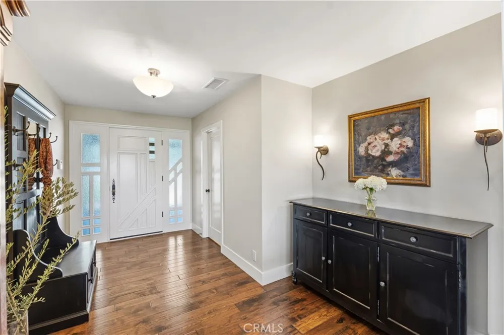 196 Colt Lane Thousand Oaks, CA 91361