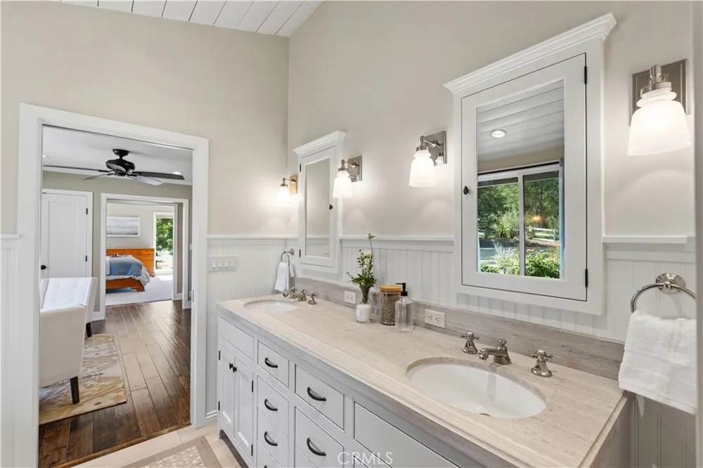 196 Colt Lane Thousand Oaks, CA 91361