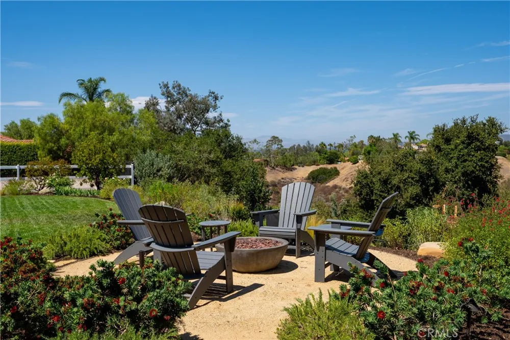 196 Colt Lane Thousand Oaks, CA 91361