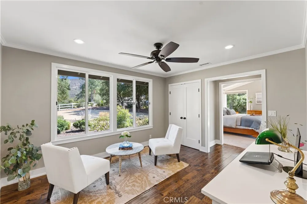 196 Colt Lane Thousand Oaks, CA 91361