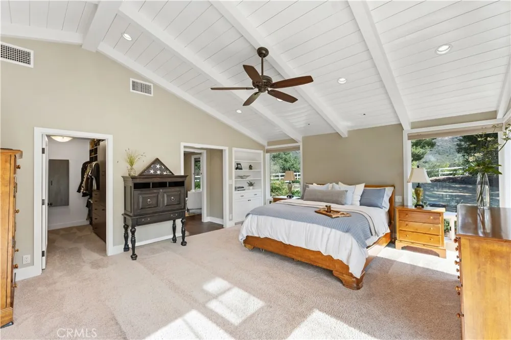196 Colt Lane Thousand Oaks, CA 91361