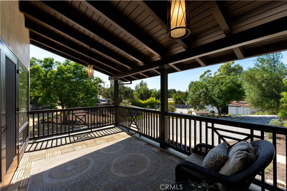 196 Colt Lane Thousand Oaks, CA 91361