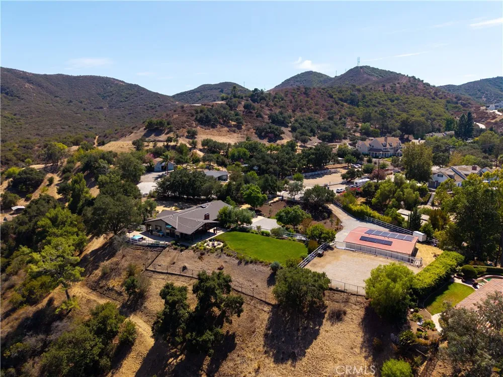 196 Colt Lane Thousand Oaks, CA 91361