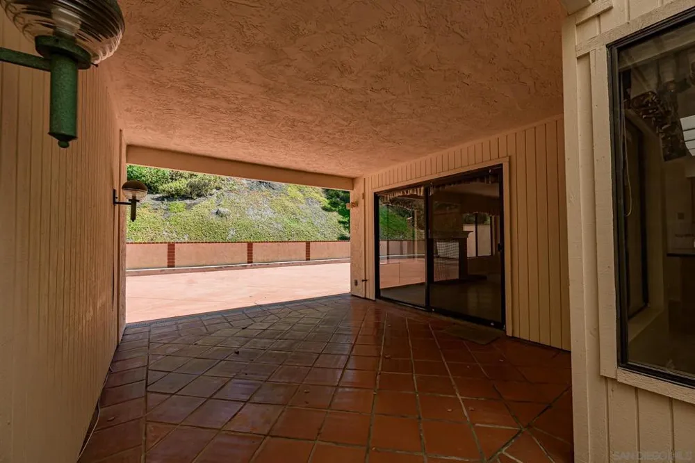 2268 Valley Road Oceanside, CA 92056
