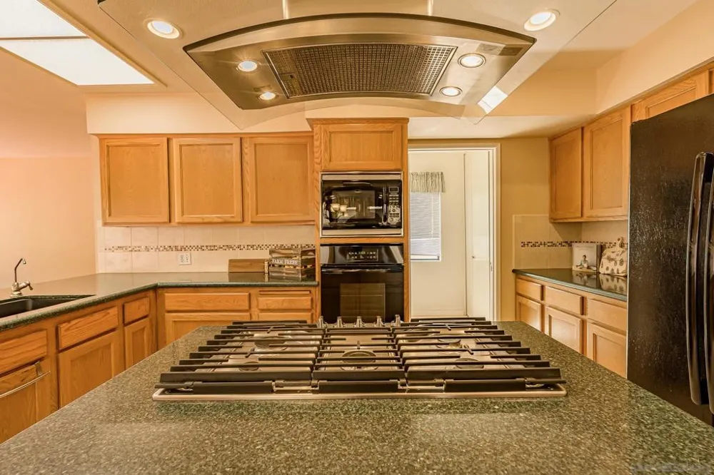 2268 Valley Road Oceanside, CA 92056