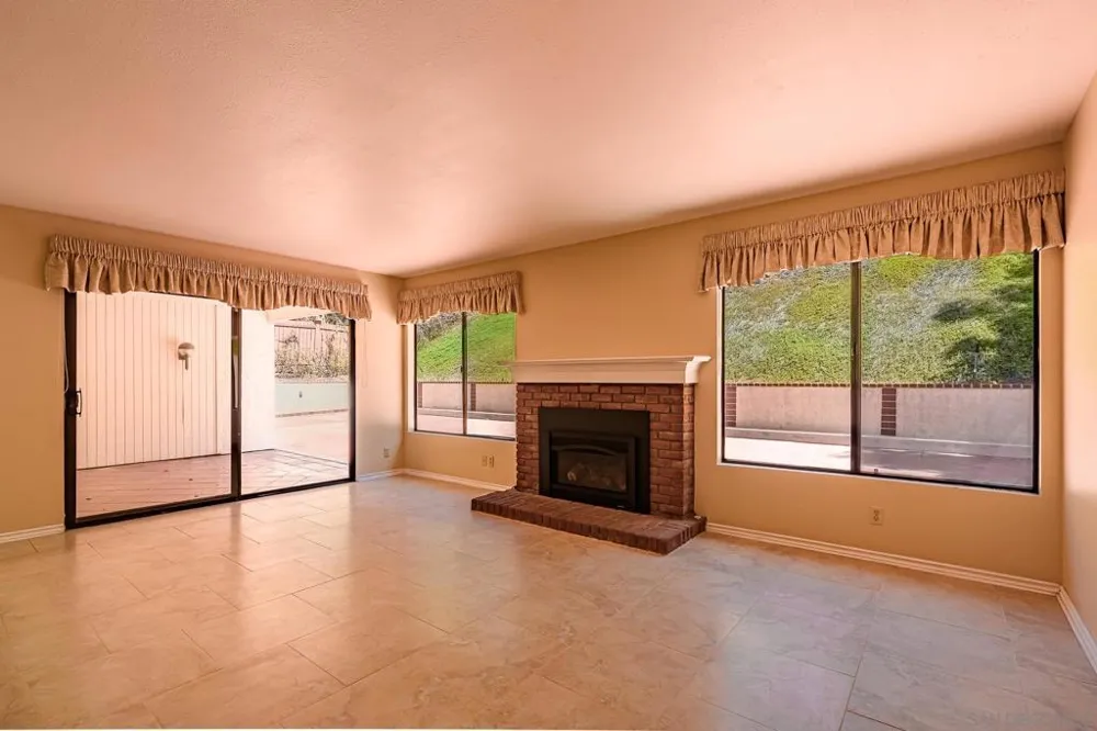 2268 Valley Road Oceanside, CA 92056