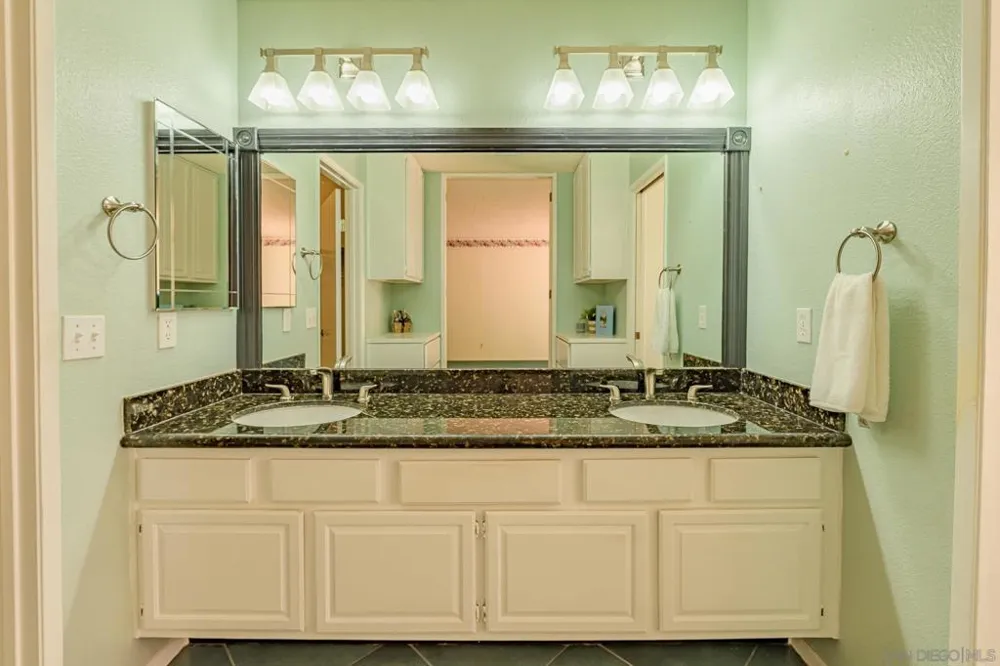 2268 Valley Road Oceanside, CA 92056