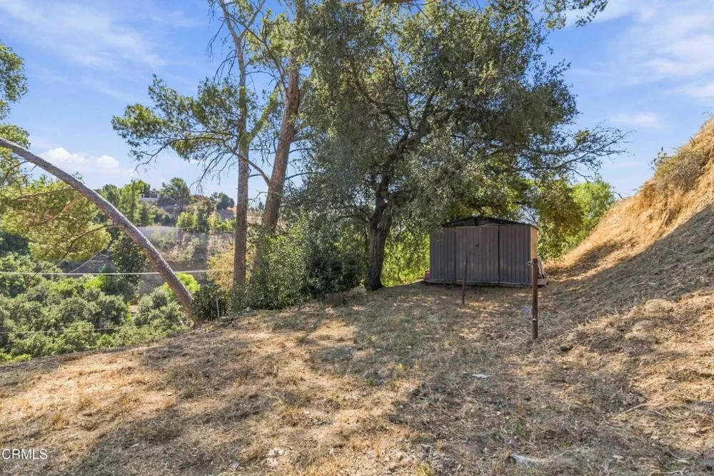 12211 Forest Trail Sylmar, CA 91342