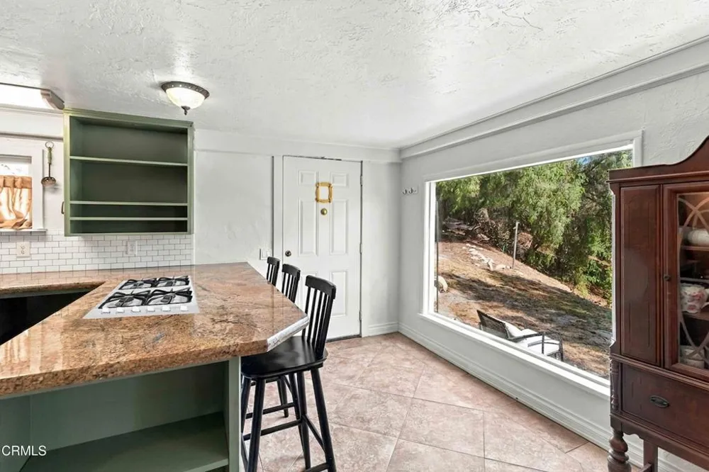 12211 Forest Trail Sylmar, CA 91342